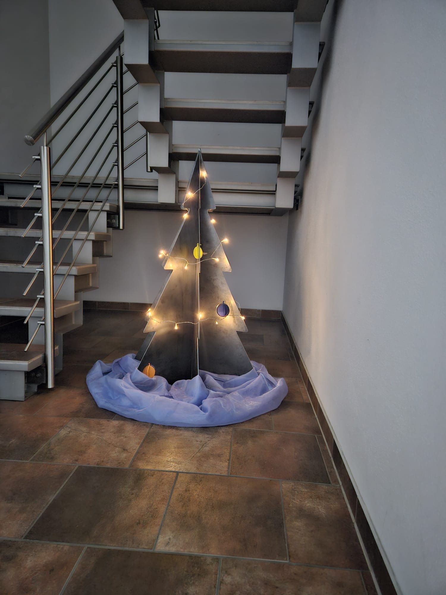 Azubiprojekt Weihnachtsbaum aus Blech